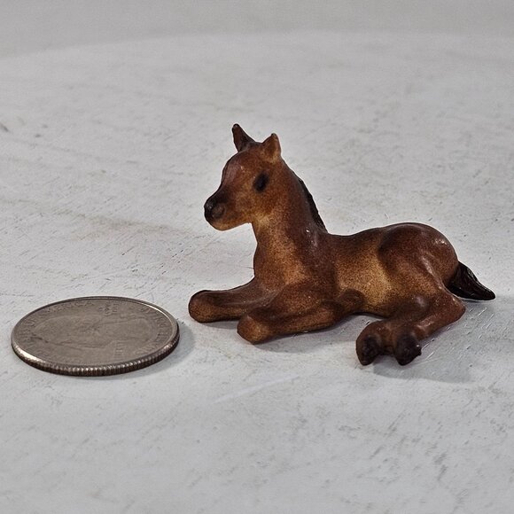 Breyer Stablemate Horse Thoroughbred Lying Foal Chestnut #5702 Vintage - Picture 6 of 8